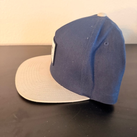 RVCA SnapBack - Picture 5 of 6